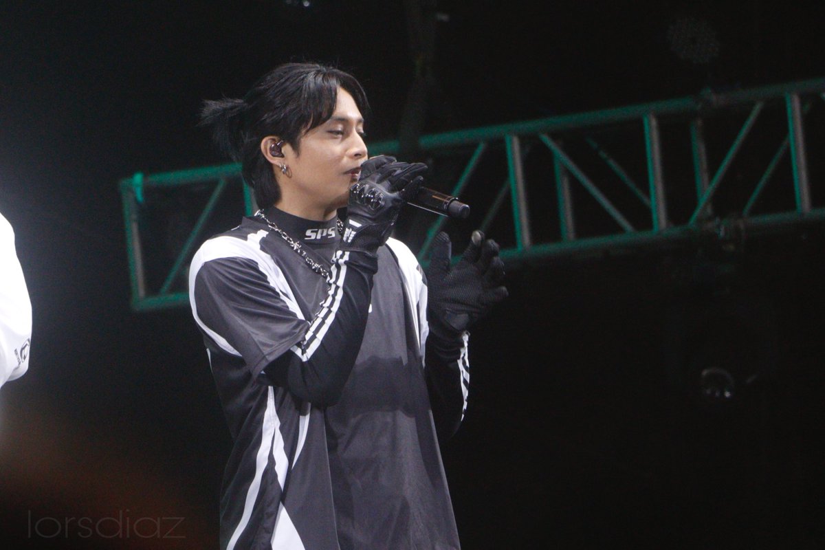 OneMusicPH's tweet photo. GENTO KASI YON! 🔥

PPOP King’s @SB19Official at the #ClarkAuroraMusicFest2024!

Photos by Lors Diaz

#SB19 #CLARKAURORAMUSICFEST #SB19atAuroraFestival https://t.co/fOtsx3XJyq