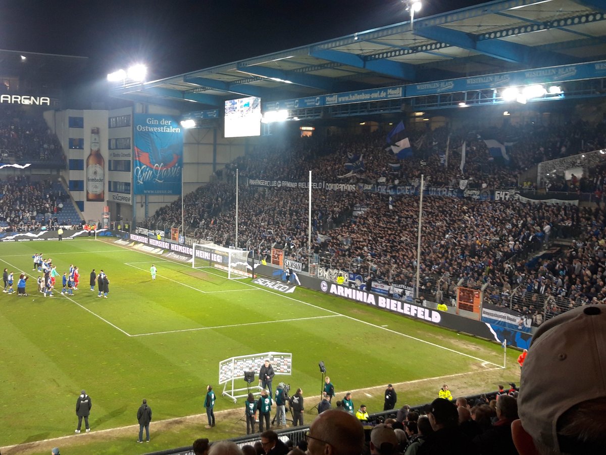 A third-tier match between two struggling clubs in a city many non-Germans would struggle to find on a map sounds unpromising, but the atmosphere at #arminia Bielefeld was incredible #groundhopping awaylegs.com/football-germa…