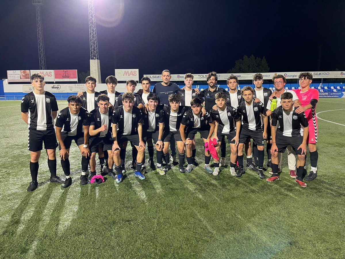 #CalaveraCFJuvenilC

➖ Empate a domicilio de nuestro tercer equipo juvenil. Los pupilos de <a href="/SamuelMacias92/">Samuel Macias Mateo</a> siguen intratables e igualaron 1-1 en su visita al <a href="/GuillenaCF1969/">GuillenaCF</a>. Los nuestros se quedan a solo tres puntos del ascenso.

⚽️ Gonzalo anotó el único tanto calaverista.