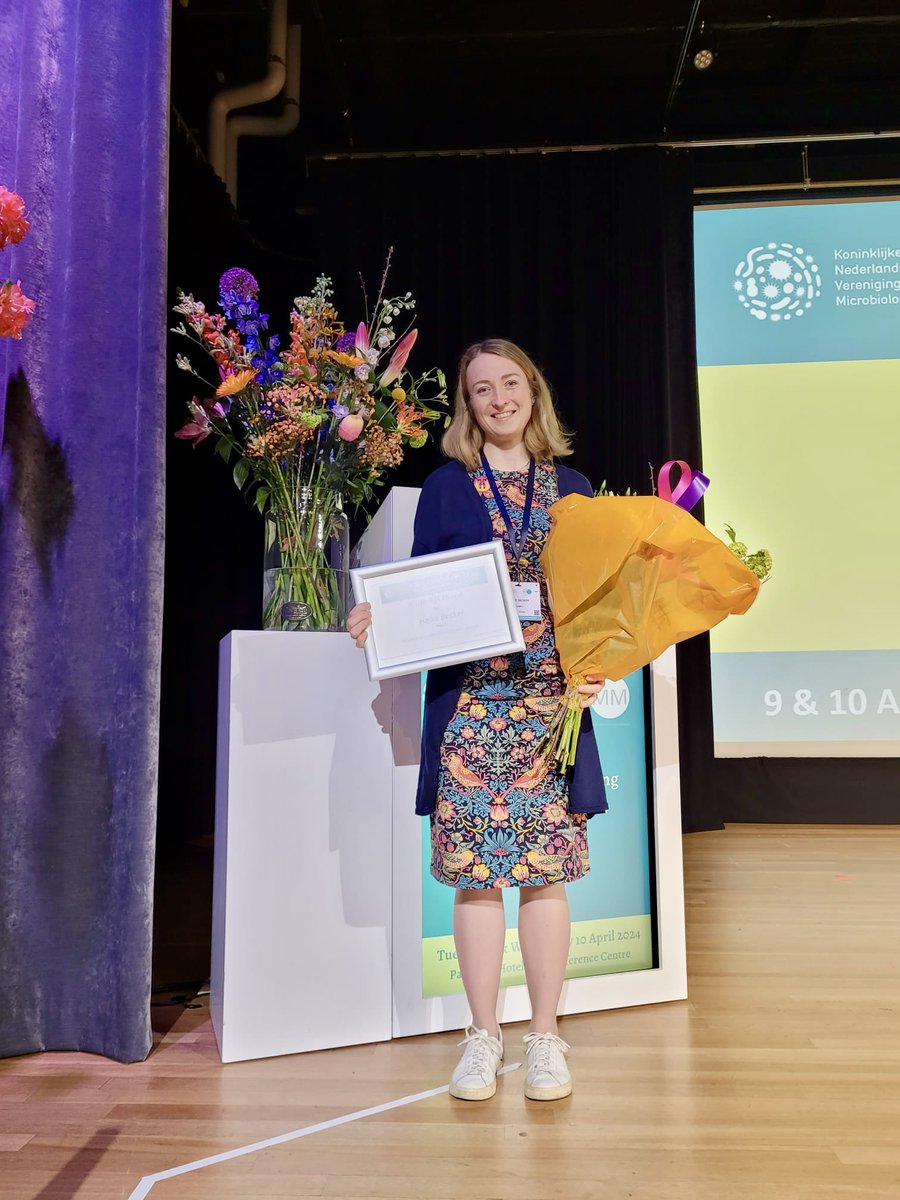 Congrats to our former PhD student Heike Becker @MMI_MUMC and @MUMC_GI  for winning the Westerdijk Award  by @KNVM_online and @NVMM_NL for her thesis entitled: Microbial perturbations in Crohn’s Disease: function matters.
#NUTRIM #microbiome #proudsupervisor