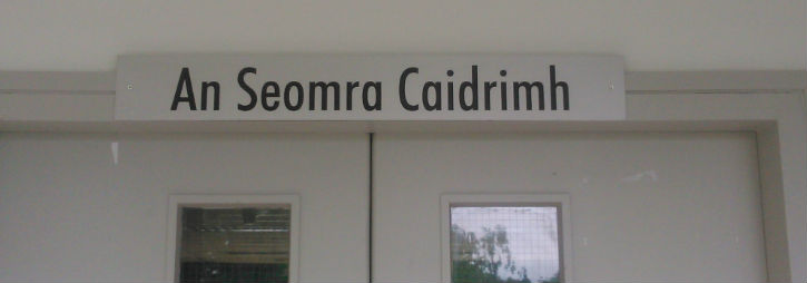 Beidh ciorcal comhrá ar siúl sa Seomra Caidrimh (Áras Uí Rathaille) ar an Déardaoin seo, 2pm, mar chuid den @learning_fest. An Irish language conversation circle will be held in the Seomra Caidrimh (O'Rahilly Building) this Thursday, 2pm as part of @learning_fest Bígí linn!