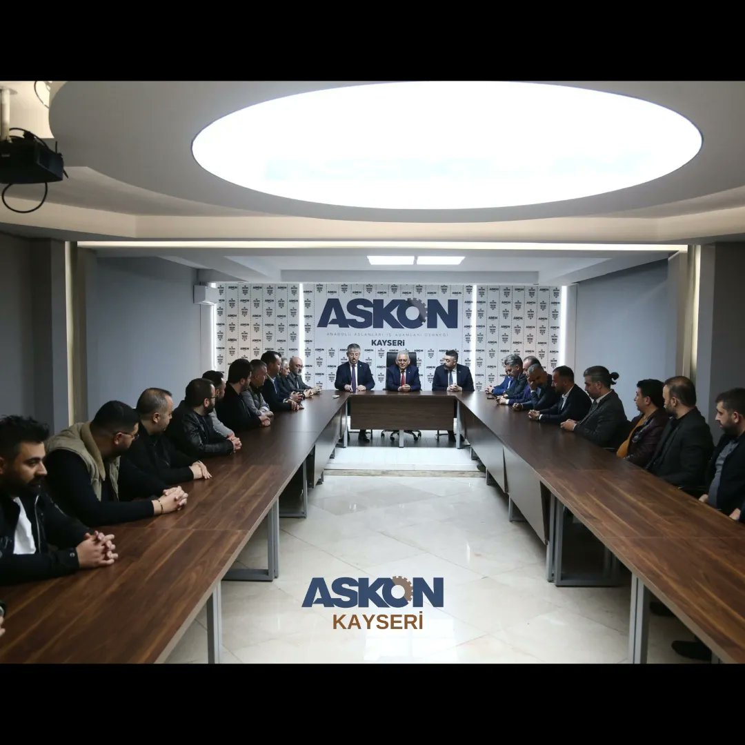 kayseriaskon's tweet photo. Bayramlaşma programımız Kayseri Milletvekilleri Murat Cahit Cıngı, S.Bayar Özsoy, Şaban Çopuroğlu, Büyükşehir Belediye Başkanımız Memduh Büyükkılıç, Talas Belediye Başkanımız Mustafa Yalçın, AK Parti İl Başkanı Fatih Üzüm ve dernek üyelerimizin katılımı ile gerçekleştirildi. https://t.co/DJTBlTkrR4