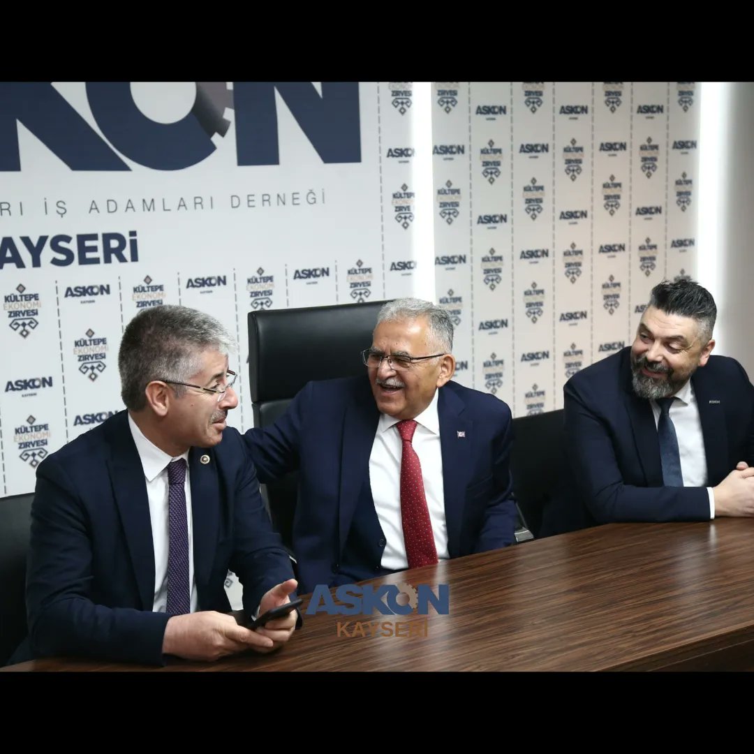 kayseriaskon's tweet photo. Bayramlaşma programımız Kayseri Milletvekilleri Murat Cahit Cıngı, S.Bayar Özsoy, Şaban Çopuroğlu, Büyükşehir Belediye Başkanımız Memduh Büyükkılıç, Talas Belediye Başkanımız Mustafa Yalçın, AK Parti İl Başkanı Fatih Üzüm ve dernek üyelerimizin katılımı ile gerçekleştirildi. https://t.co/DJTBlTkrR4