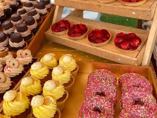 🧁🧀In the beautiful grounds of @RabyCastle visit the Spring Seasonal Market. Browse the food stalls for tasty treats and seasonal produce. ⚪27-28 April 👉lnk.bio/s/TCCfood #DurhamCultureCounty #Raby #RabyCastle #foodevent