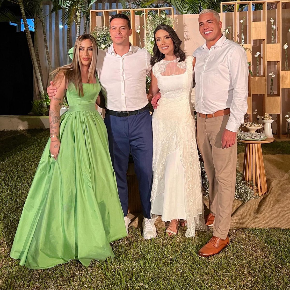 rafaellacentral's tweet photo. Rafaella e Diego Magio ao lado dos noivinhos, Laila Santos e Renan Manga, no último sábado (06) em São Paulo 💍 https://t.co/9d4cOmRTra