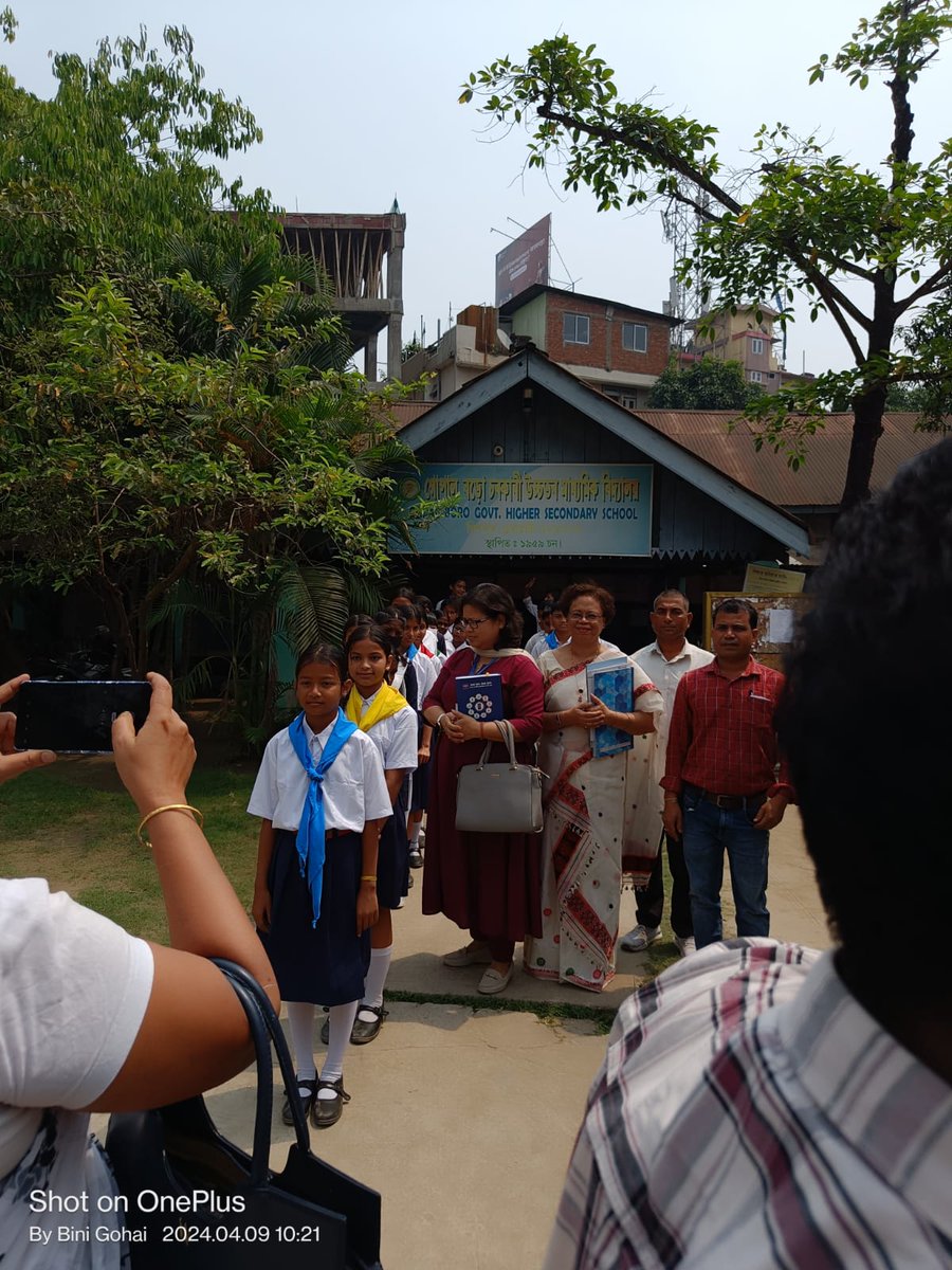 Never Off Duty! 👮 Our Food Safety Officers conducted a surveillance and testing tour in three different schools in Ganeshguri area of Guwahati. During the surveillance, awareness on food safety measures was also done by our officers. #FoodSafetyAssam #FoodAwareness #FSSAI…