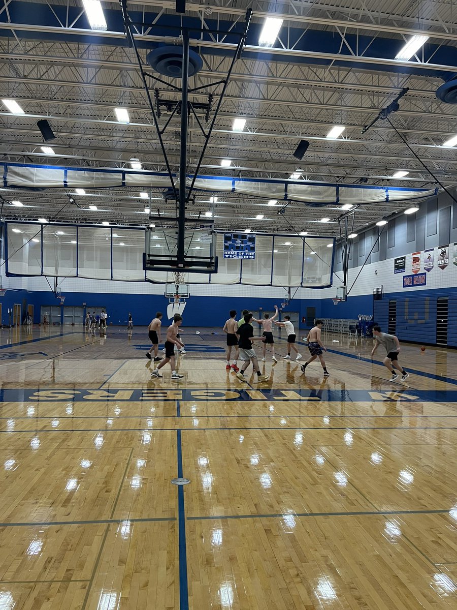 TigerBoysHoops's tweet image. Spring morning open gyms off to a good start.
#GreatTurnout
#GettingBetter