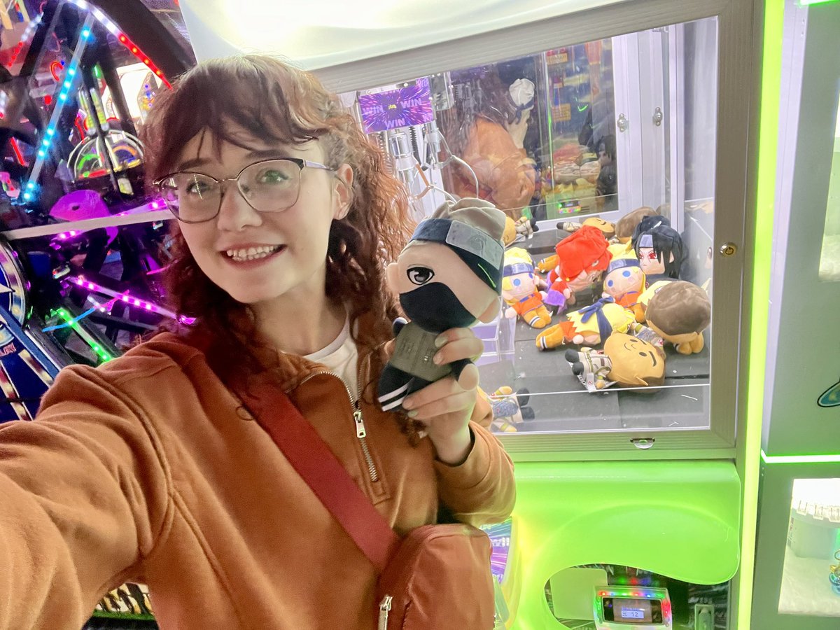 Important news from the trip: I got the only @EthoLP out of this arcade on the first try It was insane, Grian was my witness, I’ll be talking about this all week