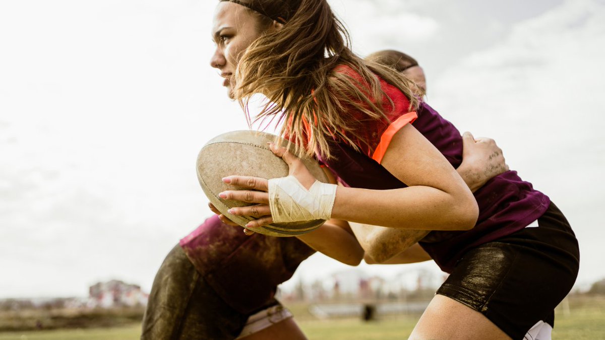 With the @WorldRugby #WomensSixNations Championship underway @julianowenphd and @EloiseKirby_PGR @bangoruni discuss the need for female specific injury prevention strategies @RugbyKX Full article ⬇ bangor.ac.uk/news/2024-04-0…