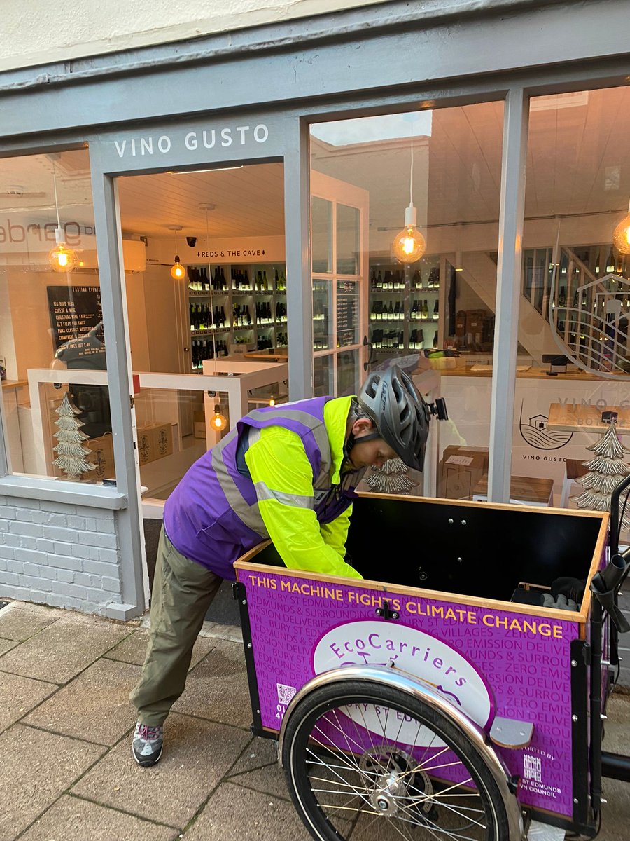We're hiring!  Part-time sales executive wanted to help us grow our award-winning zero-emission delivery service for Bury St Edmunds.  More details on our website ecocarriersbse.co.uk/join-us/ #ThisMachineFightsClimateChange