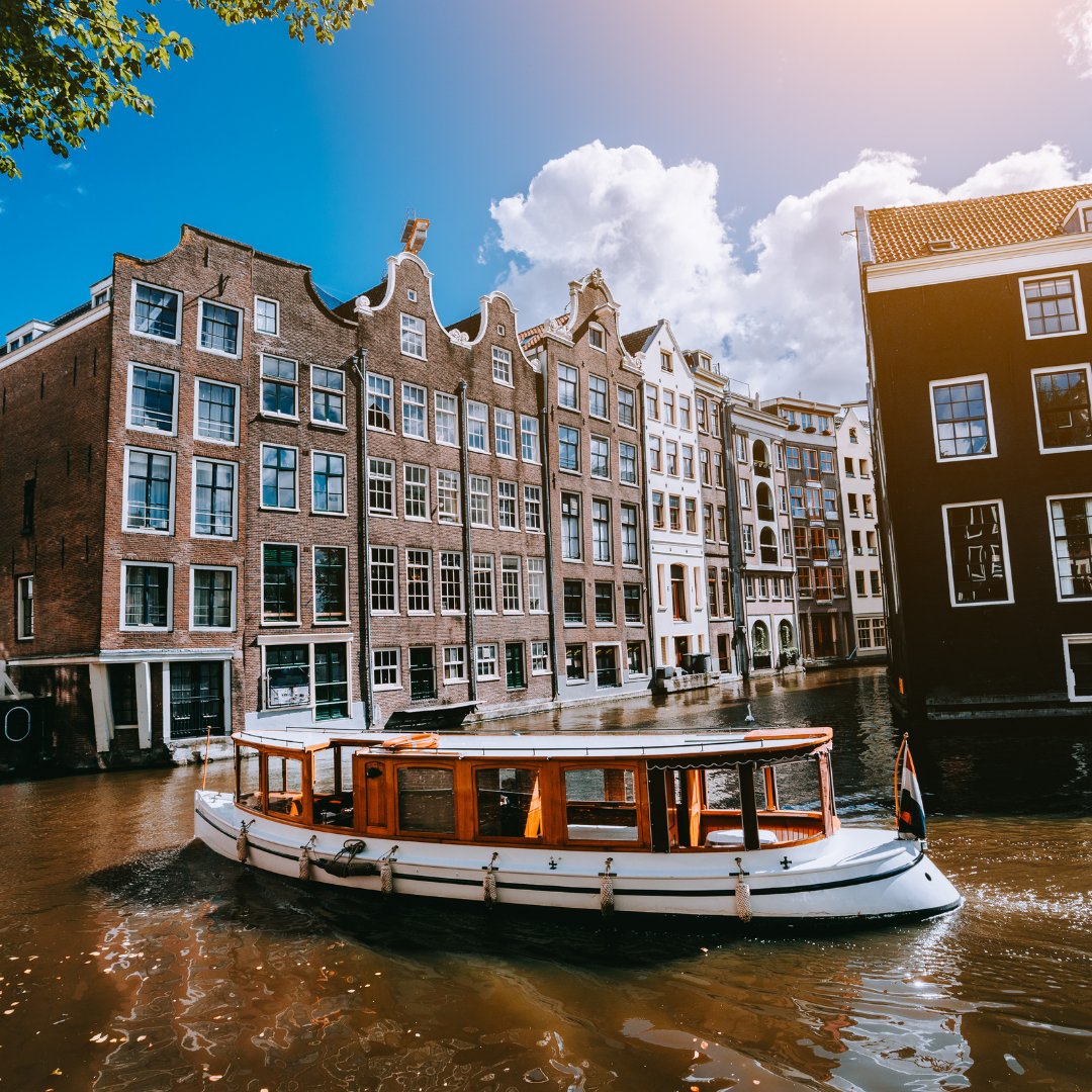 Planning ahead for the weekend? Here's our lineup:

✨ Exploring the vibrant tulips at Keukenhof Gardens
✨ Cruising through Amsterdam's idyllic canals for breathtaking views