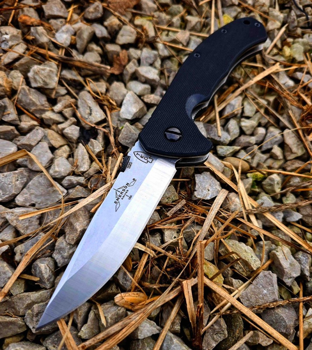 Emerson_knives's tweet photo. Great shot!

#Repost @nerv5th
・・・
#todayscarry #emersonknives #timkennedy #TKF1 #TKO #madeinUSA #edctools #edcaddict #edclifestyle #bestknownintheworstplaces #edccommunity https://t.co/J2sFpnNe7H