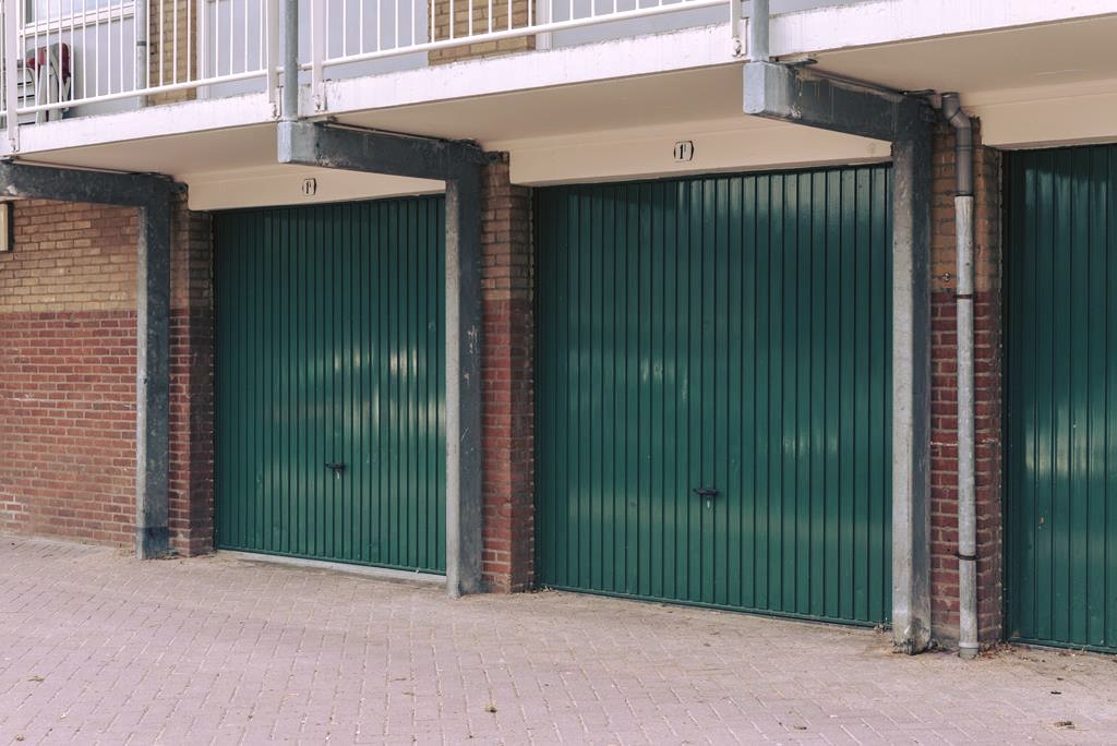 WormerWonen tweet media