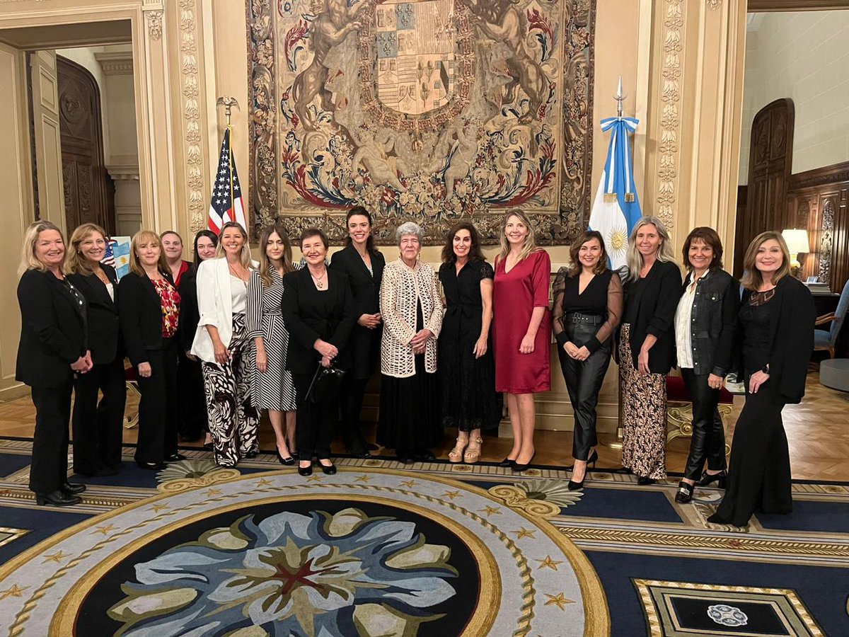 La subsecretaria de Comercio Internacional Marisa Lago se reunió con líderes empresarias argentinas para intercambiar ideas sobre desafíos y oportunidades de crecimiento y empoderamiento de las mujeres en el mundo de los negocios.