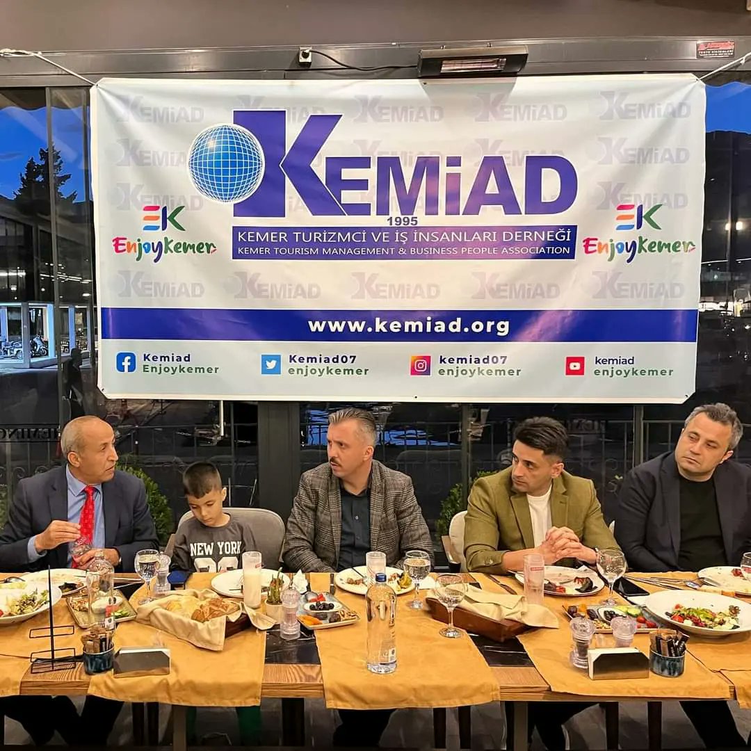 Kemiad07's tweet photo. KEMİAD ailesi olarak iftar yemeğinde buluştuk. Davetimize katılan Kemer Kaymakamımız Sayın Ahmet Solmaz'a, İlçe Emniyet Mdr. Harun Mere'ye, İlçe Jandarma Kmt. Ömer Seyhan'a, Kemer Taşıyıcılar Koop. Başkanı Oktay Çelik'e ve Kemer Belediye Bşk. Necati Topaloğlu' na teşekkür ederiz. https://t.co/zIKrntGZO3