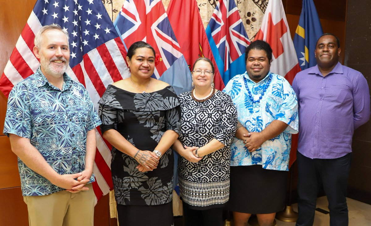IUCN Oceania RD Leituala Kuiniselani Toelupe Tago recently paid a courtesy visit to the @USEmbassySuva for a meeting with the @USAmbSuva to discuss potential areas of mutual interest and collaboration to advance conservation efforts in #Oceania. 🌏🤝🇺🇸 #globalpartnership