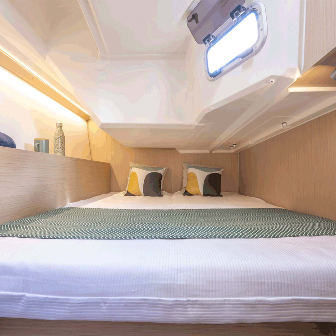 BENETEAU_France's tweet photo. The interior space on the Oceanis 37.1 is quite remarkable. The space in the saloon is nearly as generous as a that of 40 footer.
#beneteau #Oceanis37.1 #newboat #designedtoberemarkable https://t.co/SXMgb1kGOH