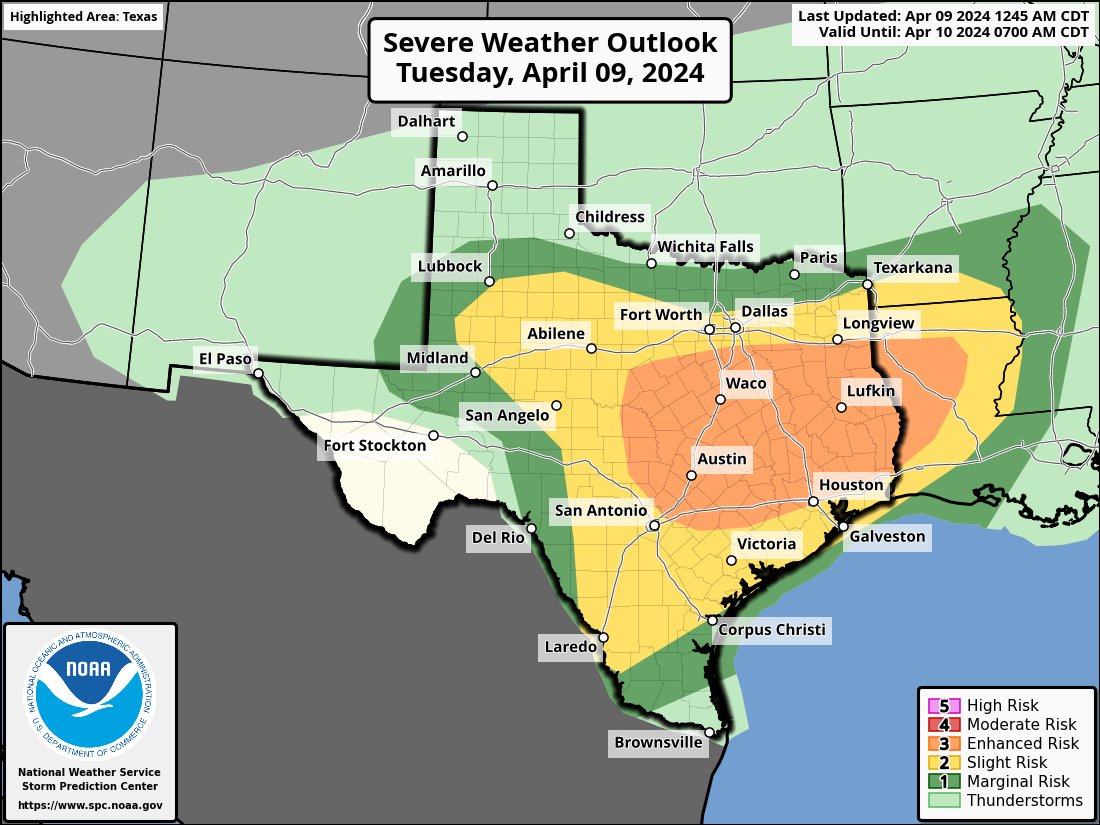 The atmospheric setup looks favorable for severe weather after midnight tonight, especially for the northern half of the Houston metro area. It’s the kind of night when you may well be awoken by thunder and lightning, and heavy rain. spacecityweather.com/severe-storms-…