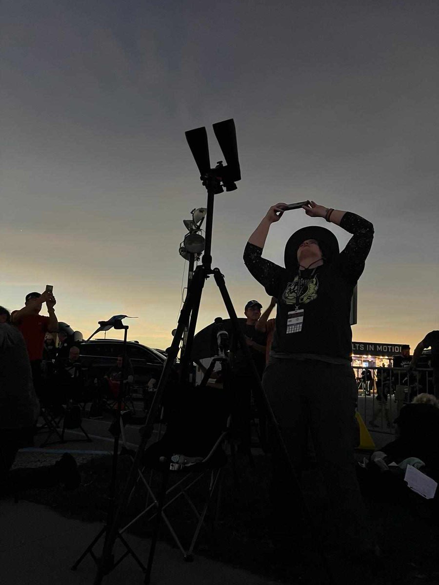 astronomyftw's tweet photo. Hello Twitter. I'm trying to stay off this platform for reasons but my eclipse neighbor was so kind and took action shots of me before and during the total eclipse. I'm ever so grateful! Eclipses bring people together, and my neighbors have always been the best. 💜 https://t.co/FVFl02GJjL