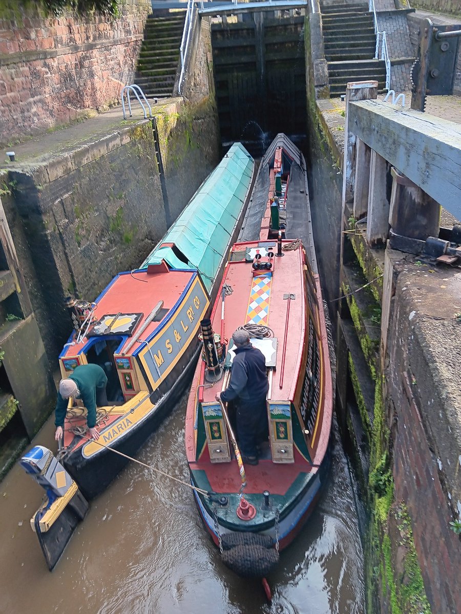 There are lock keepers on duty today 
@CRTBoating
#NorthgateLocks
#Chester
#ShropshireUnionCanal 
@CRTNorthWest
@CRTvolunteer
#volunteerbywater
#KeepCanalsalive