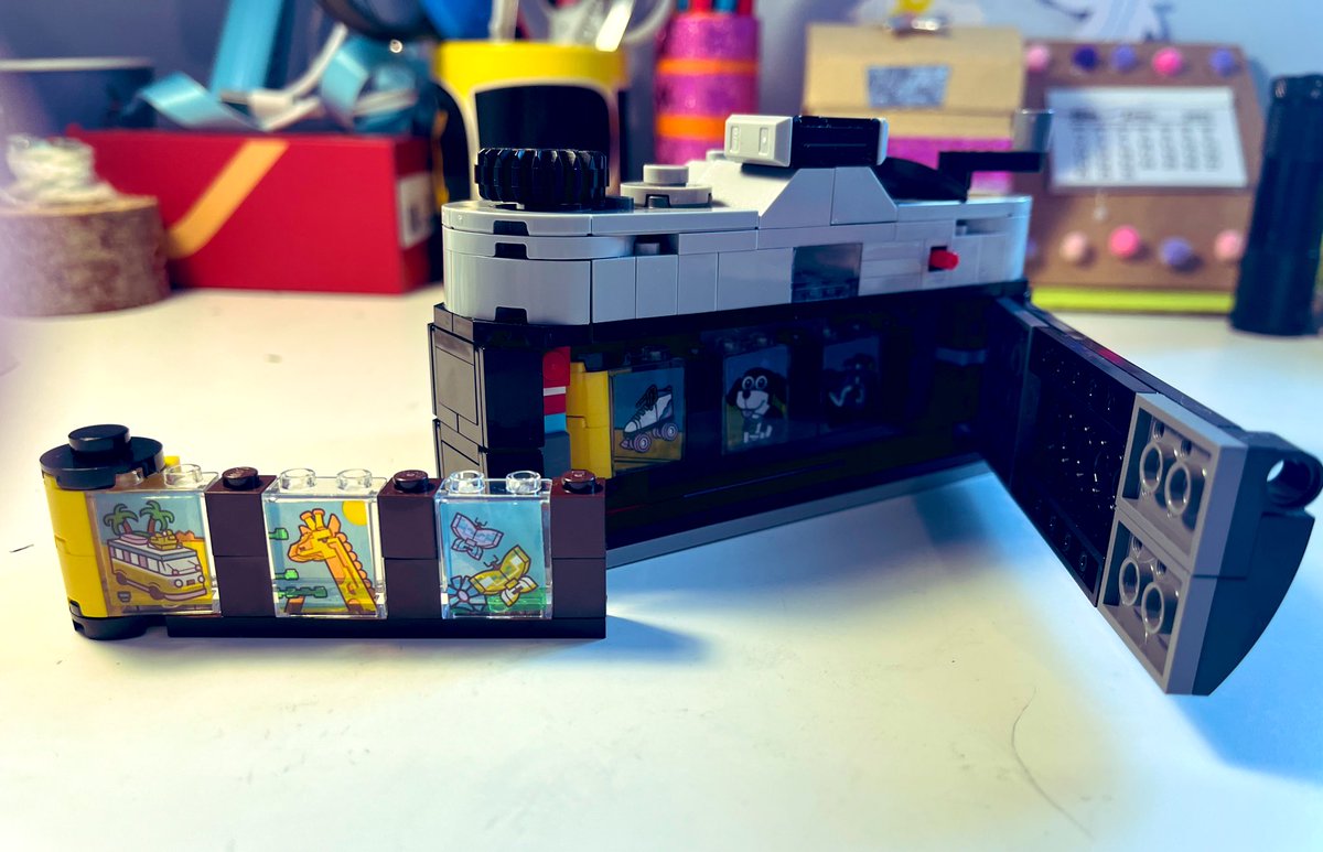 SwagatRay_17's tweet photo. One of the coolest #Lego ever? Love the retro look 🙂 #LEGO #Creator https://t.co/OghpXDXQK1