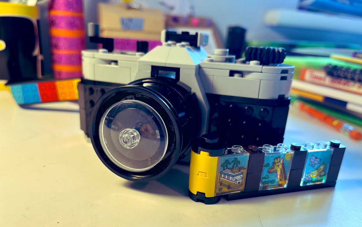 SwagatRay_17's tweet photo. One of the coolest #Lego ever? Love the retro look 🙂 #LEGO #Creator https://t.co/OghpXDXQK1