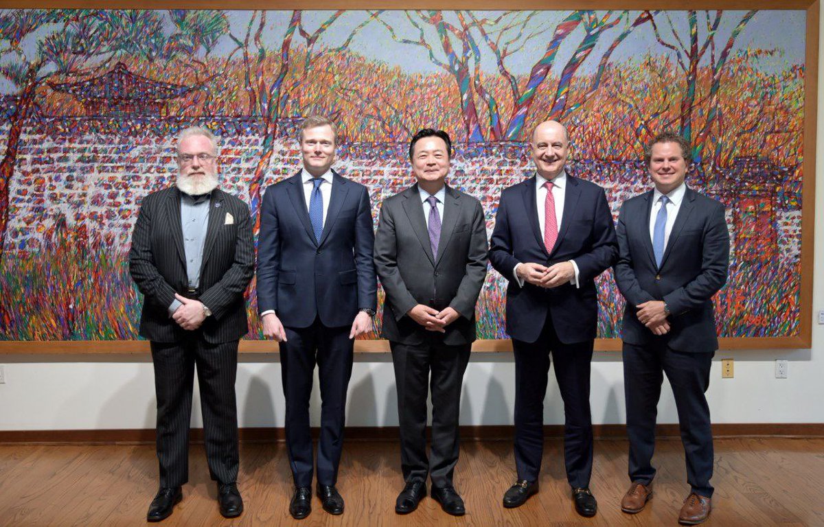 Amb. Cho met with Atlantic Council experts and exchanged views on the situation in the Indo-Pacific and global issues. Great to connect with distinguished experts! Look forward to further collaboration.🤝