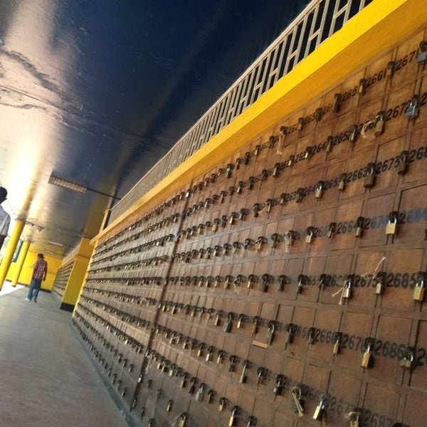 MagazineJimbere's tweet photo. 🙅🏾♀️ "La Régie nationale de la poste et l'@onatel_burundi ne sont pas en voie de fermeture. Ces deux organes ont certes rencontré des problèmes, mais des actions pour y remédier sont en train d'être menées. Par exemple, la poste n'a aucune dette, et l'#Onatel est en train de régulariser les salaires de ses employés, et compte même bientôt installer de nouvelles antennes à travers le pays, afin d'élargir sa couverture et assurer une bonne connexion #Internet", a déclaré la Ministre Léocadie Ndacayisaba (@mincotim) devant le @burundi_senat ce 09/04/2024
#Burundi