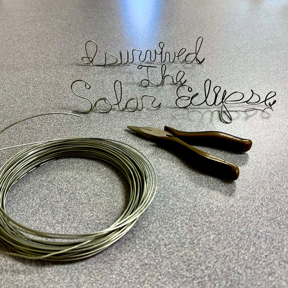 #TheWireNameOfTheDay #ISurvivedTheSolarEclipse on April 8, 2024.
#EclipseSolar2024 
by Dave Maskin  #TheAmazingWireMan 
davemaskin.wixsite.com/theamazingwire…
3D #wirenames created in front of your guests at your #privateparty #corporateevent or inside your #tradeshowbooth