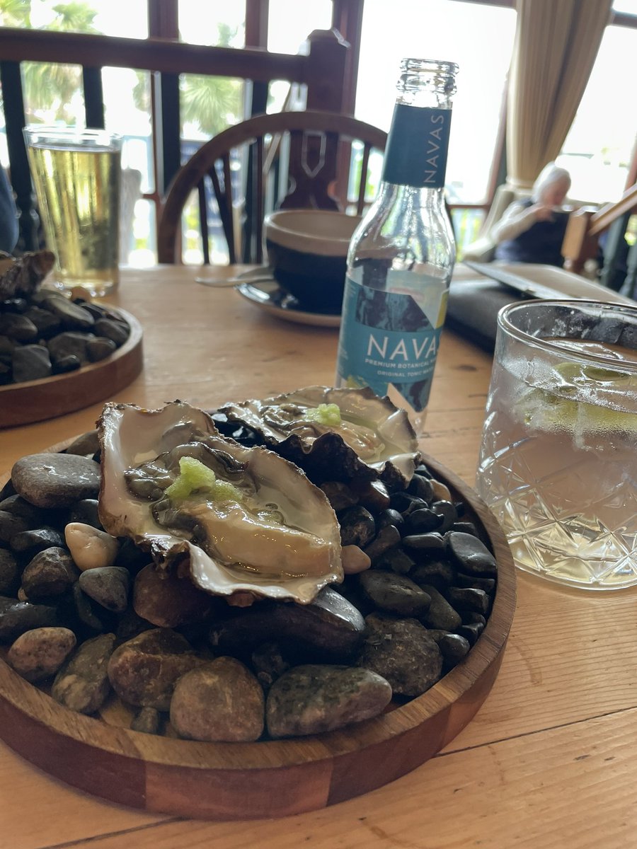 Another trip around the sun, a wonderful birthday with the babies at @leroundhouse Gin & oysters for a light lunch! 🦪 you can take the girl out of London…🙈🤣