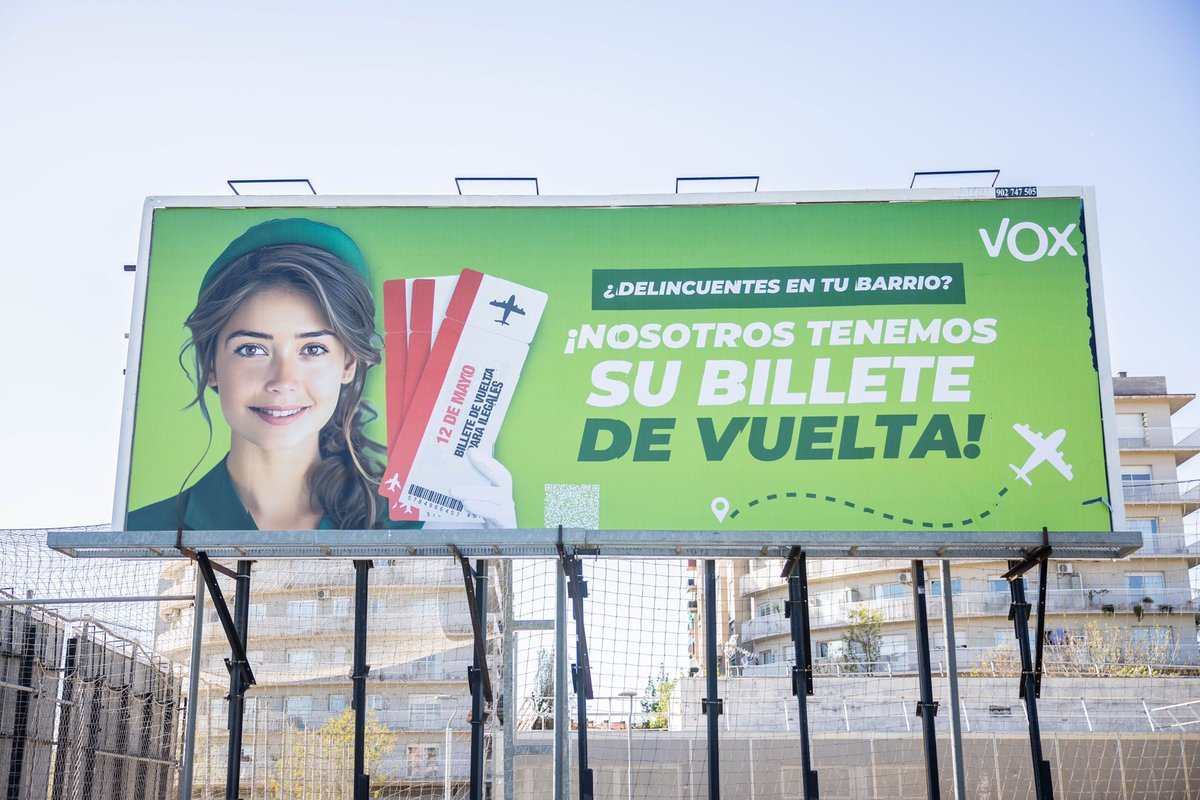 🇪🇸 #Últimahora | Aparecen en Cataluña unas vallas de VOX contra la inmigración ilegal: «¿Delincuentes en tu barrio? ¡Nosotros tenemos su billete de vuelta!»