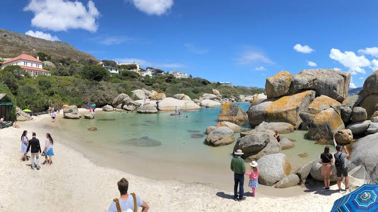 #SouthAfrican🇿🇦 Boulders Beach in #CapeTown is the 2nd-best beach globally. BeachAtlas criteria: *Classic beauty *Inclusivity *Natural diversity *Party & lifestyle *Cultural significance Top 10 best beaches worldwide: 1. Bora Bora, French Polynesia 2. Boulders Beach,…