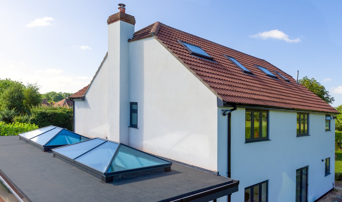 Elevate your home this spring with a Korniche Roof Lantern! ☀️ Natural light, open feeling & more! ✨ Find out more: korniche.co.uk/roof-lantern/ #kornicherooflantern #rooflantern #naturallight #spring #homeimprovement #ukhomes #homefeatures #homeideas #homefeatures #luxuryhome