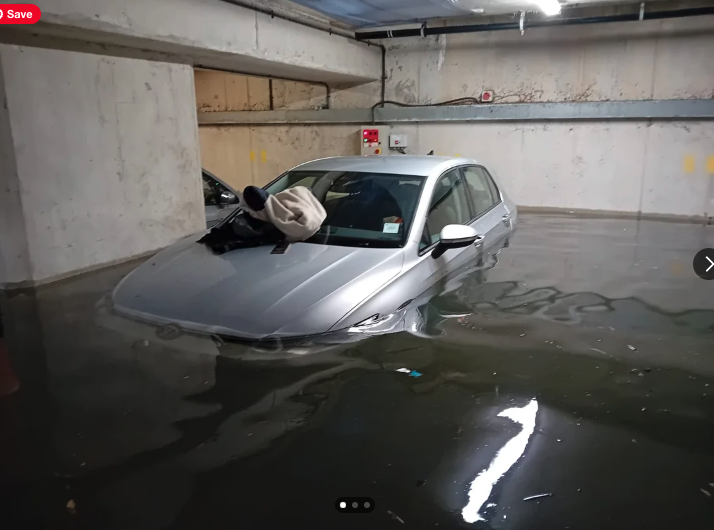 debbyclement's tweet photo. A bit late @SouthamptonCC - half the resident's cars at Chapel Annex are underwater and getting NO HELP.  What happened to the council emergency plan? https://t.co/eunG9KNUpY