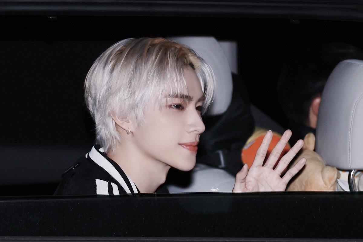 240409Theshow 퇴근 #肖俊 #XIAOJUN #샤오쥔 #NCT #WayV #威神V #シャオジュン #THESHOW_MCXIAOJUN