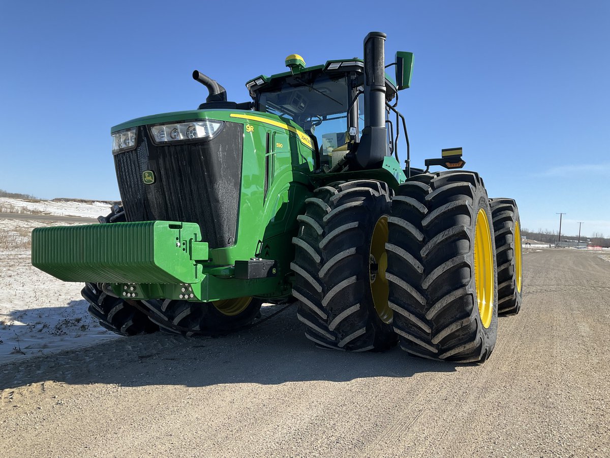 Spring is in full swing, and so is our love for #TractorTuesday! This 2023 John Deere 9R 590 is a homerun. ⚾ Learn more: bit.ly/4cUPzrp
#BrandtUsedEquipment #UsedEquipment #JohnDeere #UsedTractor #4WDTractor