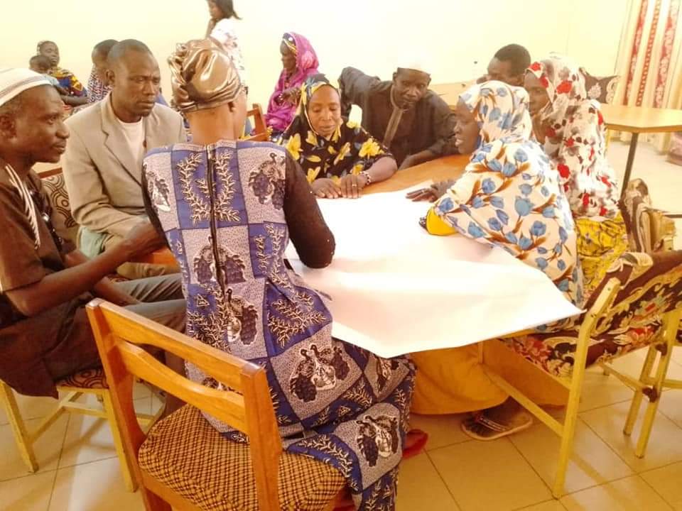 rbm_maroobe's tweet photo. Renforcement des capacités des relais communautaires sur les #VBG. Sessions tenues simultanément à #Dori et à #Gorom en collaboration avec les services techniques en charge des questions Genre de #RECOLG TOP UP en partenariat avec #SaveTheChildren sous financement de #DANIDA. https://t.co/eNnsROg8pK