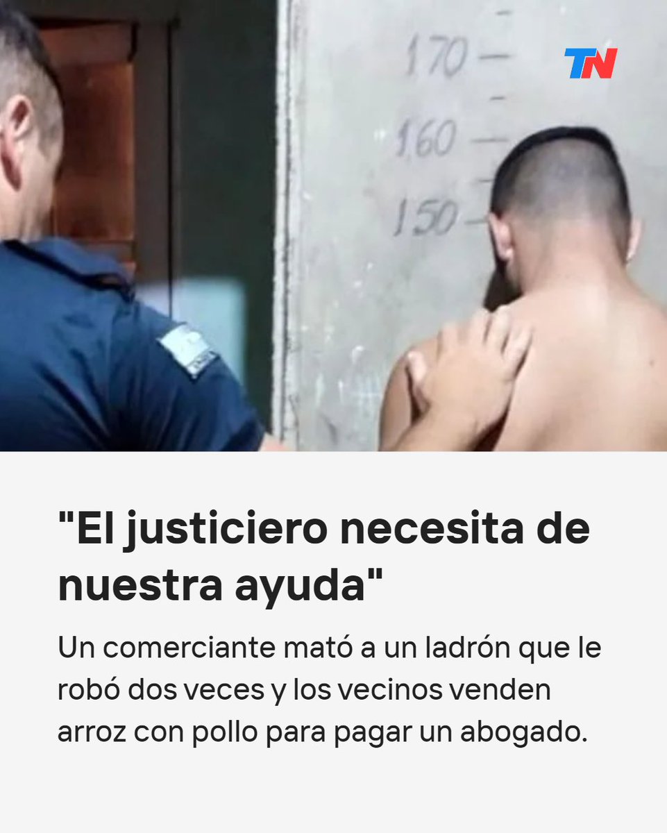 todonoticias's tweet photo. La Justicia le había otorgado prisión domiciliaria pero el delincuente andaba por la calle y se le reía a Carlos, el comerciante al que había atacado. https://t.co/id9ycmM1FN

Harto de la situación, el dueño del local le dio un disparo en el pecho y lo mató.

Ahora los vecinos organizaron una campaña para "costear los honorarios de su abogado". "Un laburador está preso mientras que los que entraron en su casa están libres como si nada", escribieron.