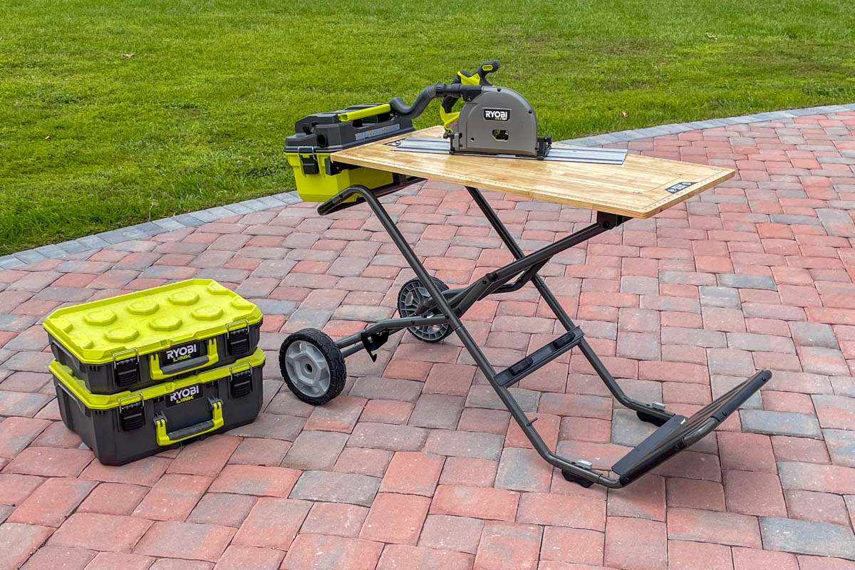 We're looking at the @RYOBItoolsusa Speed Bench Mobile Workstation to see what it brings to the table! Check out the review: protoolreviews.com/ryobi-speed-be… #ptrryo24