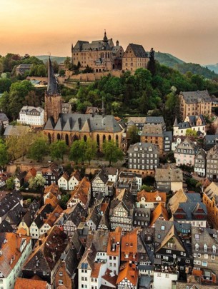 The Ultrafast  Quantum Dynamics Group at the Philipps-University Marburg has an open  PhD position on microscopic modeling of exciton and trion dynamics in 2D  materials. 
stellenangebote.uni-marburg.de/jobposting/2f6…