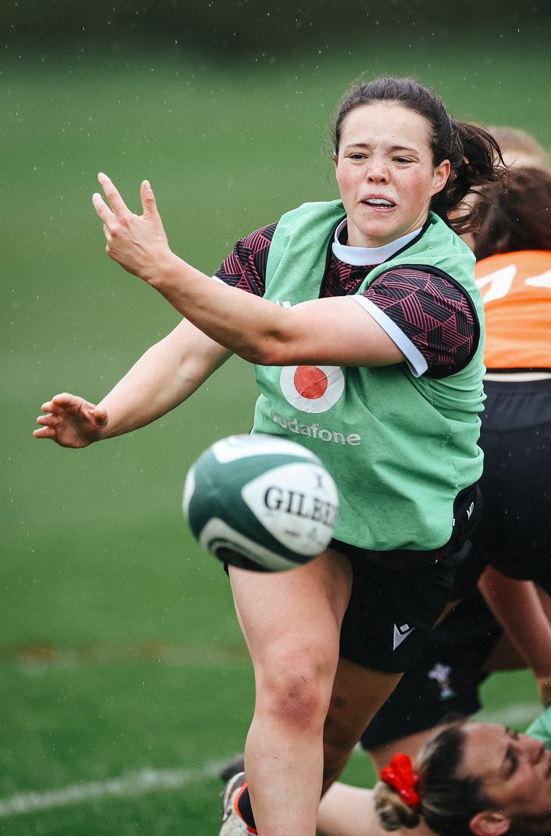 Eyes on the ball, focus on the weekend 🇮🇪 #HerStory | #GuinnessW6N