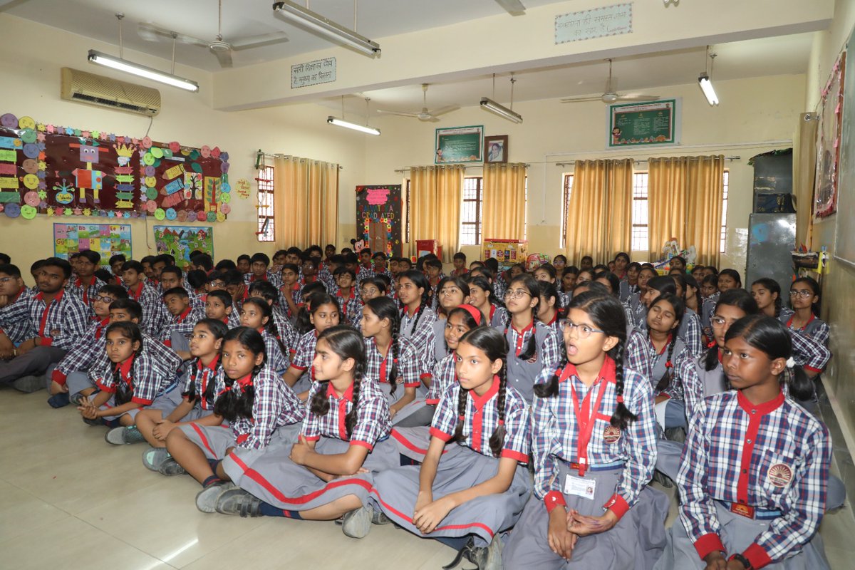 CSIR_CDRI's tweet photo. To sensitize towards #ClimateChange & #environmental #awareness @CSIR_CDRI #Lucknow organised a #Science #Outreach Program at #PM #Shri #Kendriya #Vidyalaya @IIML
@CSIR_IND @DrNKalaiselvi @HRDG_CSIR @VigyanPrasar @IndiaDST @PIB_India @kviim_lucknow @DrChetanSolanki https://t.co/saMLBgcQOr