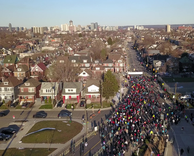 Join us for the premiere of the documentary: THE HUMAN RACE-AROUND THE BAY, Wed, May 8 at 6:30 pm. @MrTedMichaels, long-time broadcaster & wellness advocate, hosts this look at how your mental health can be helped with exercise. Free registration at tinyurl.com/3w8ehtsm