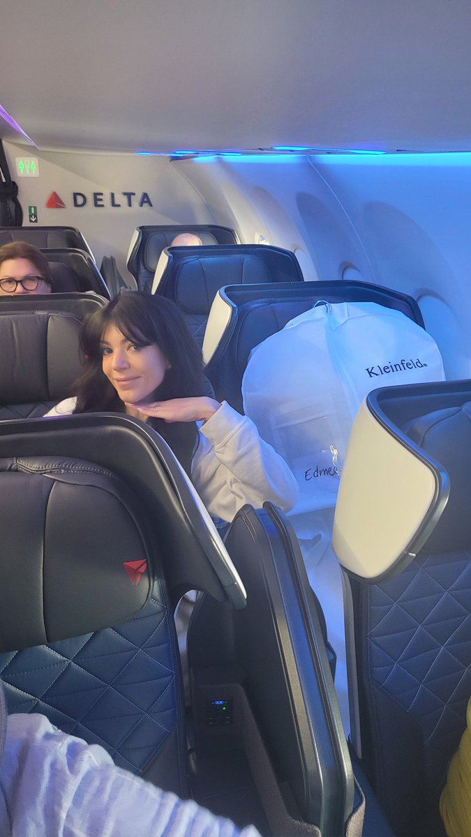 Imagine being on the list for a first class upgrade, you walk in and see this? @edmeejorge just caused someone's Delta villian origin story.