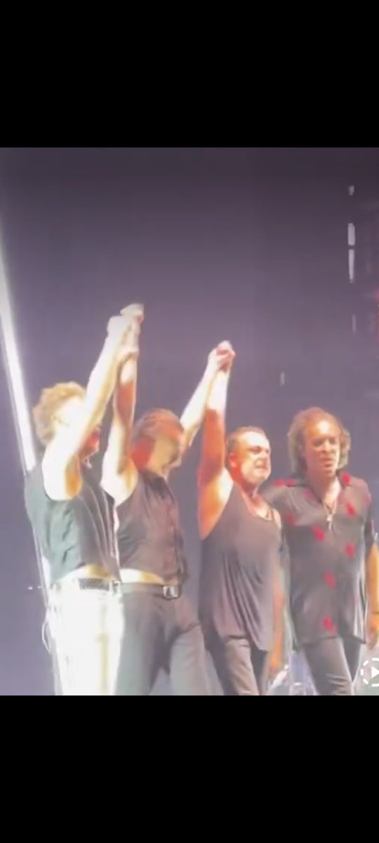 #DepecheMode #MementoMoriTour 
Hellos, goodbyes, a thousand midnights