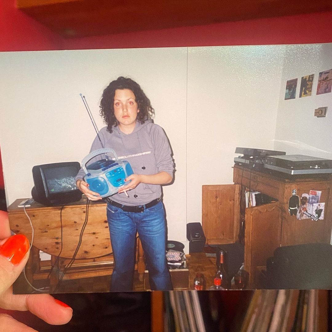 Annie Mac tuning in to her first ever feature on BBC R1 c. 2002/2003 ￼🤘📡