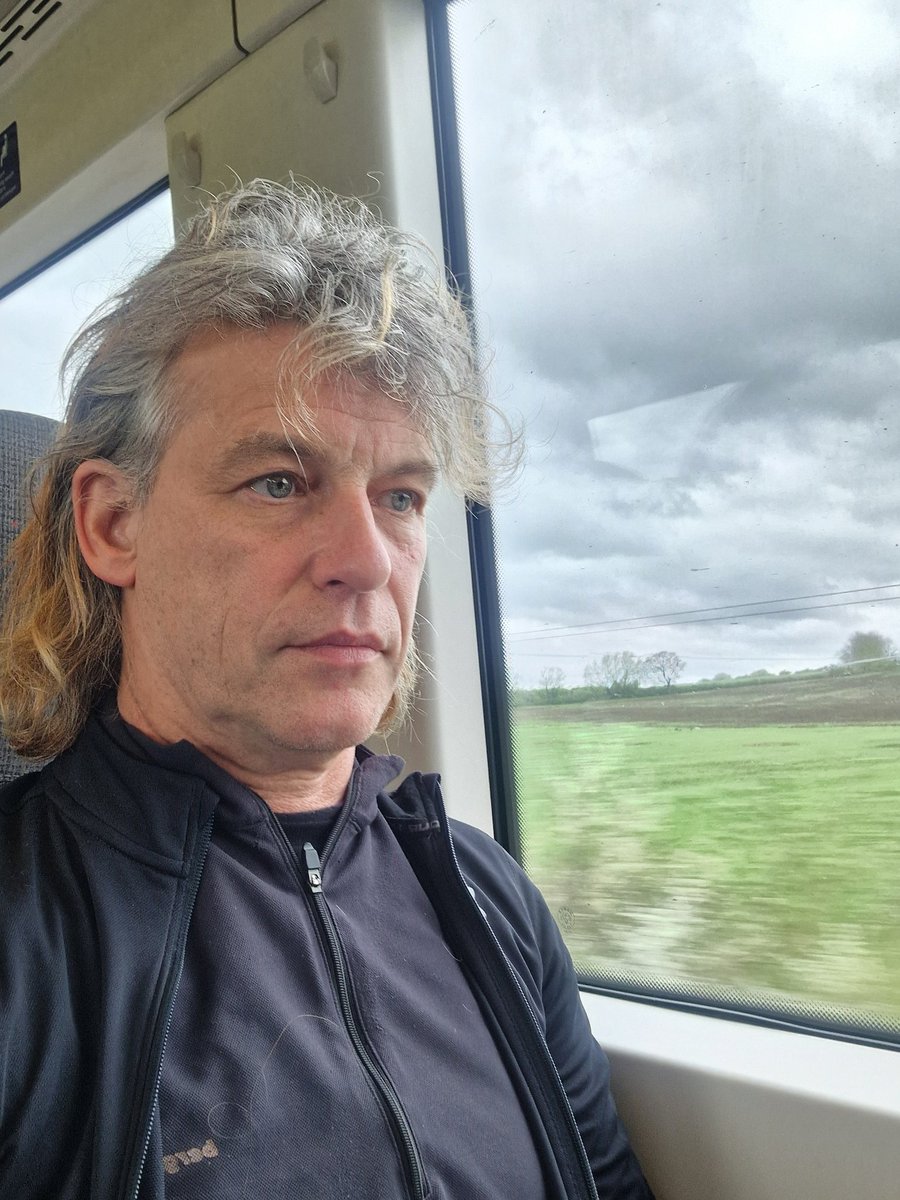 Another return through the countryside on a train from London.
12 months as a volunteer on a 'remote motor unit number estimation' MND research project at King's College Hospital.
Again,talented and engaging young researchers working on a way forwards.
@KCH_Research @mndresearch
