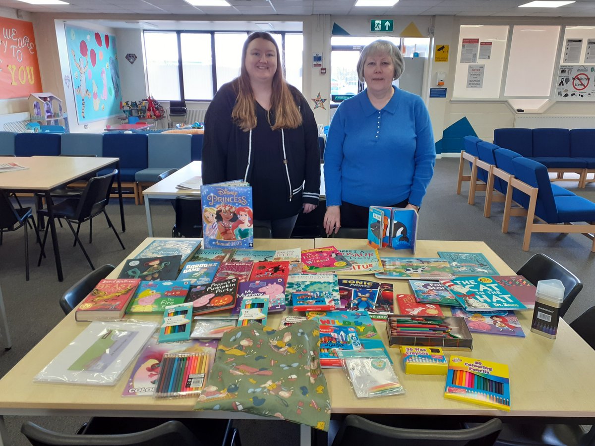 Thank you to @SIStocktontees for their kind donations to our visits services @HMPHolmeHouse @HMPKirklev The kind donation of books & activity packs will be divided between the two prisons for children visiting to enjoy with their parents.