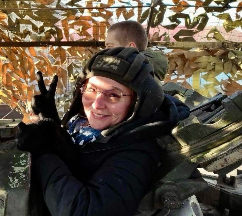 bayraktar_1love's tweet photo. /3. The hangar with Russian turtle-tank was targeted by Ukrainian forces based on geolocation provided by CyberBoroshno team. 
Photos which were used for the geolocation attached. 
https://t.co/JRZlqdYVhL https://t.co/p6eX336SBn
