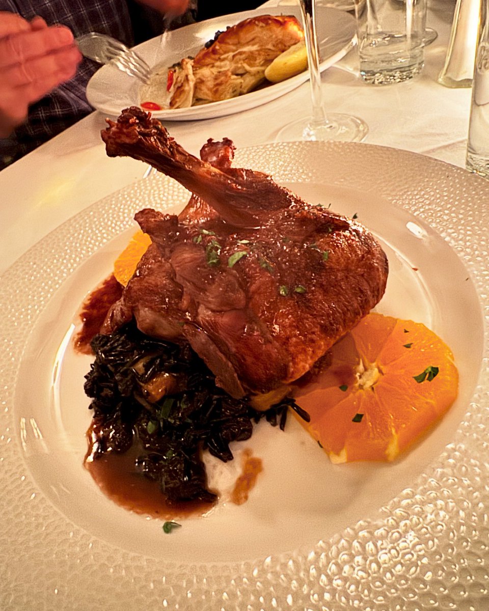 Our Duck a l’Orange sure is a beauty. Look at that crispy duck with wild rice tossed with dried cranberries & apricots in a delicious orange sauce. Bon appetit! ❤️🍽️
#mannysbistro #mannysbistrony #duck #duckàlorange #frenchfood #frenchcuisine #frenchcuisine🇫🇷 #classicfrench #nyc